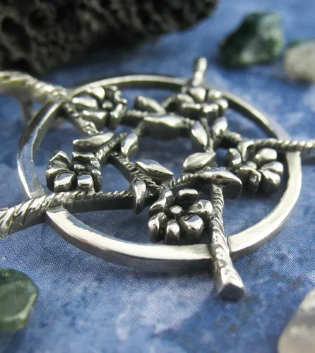 Vista 5 de Woot & Hammy Five Flowers Hidden Pentacle Pendant, 100% Sterling Silver, Handmade