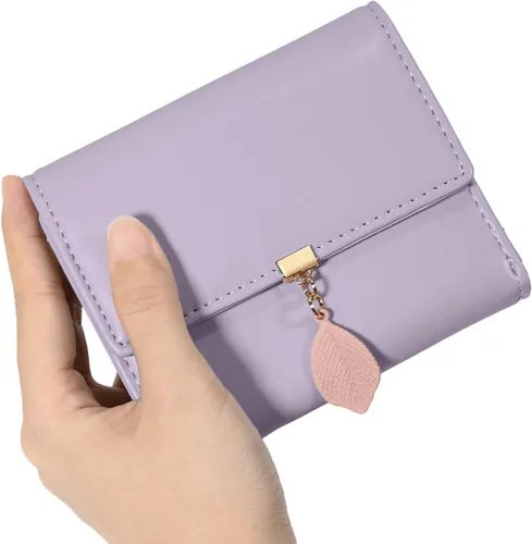 Vista 176 de UTO - Cartera pequeña RFID de piel sintética con dije de hoja, cierre de cremallera y tarjetero.