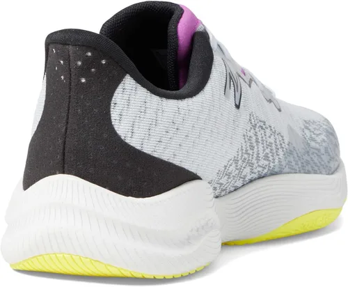 Vista 5 de New Balance FuelCell Shift Tr V2 Cross Trainer para mujer