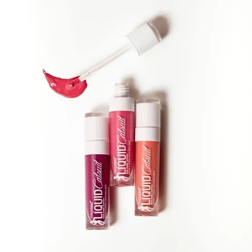Vista 8 de wet n wild Mega Last Catsuit High-Shine Liquid Lipstick Red Bad Girl's Club