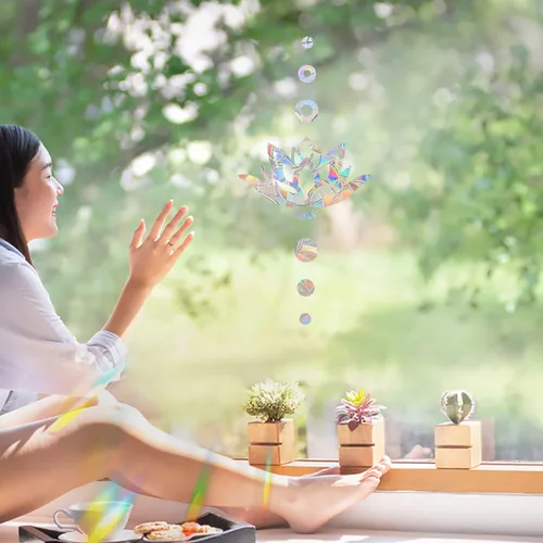 Vista 2 de Lotus - Adhesivos para ventana anticolisión – Calcomanías de prisma recordatorio de vidrio – Evita golpes de pájaros – Decora tus puertas