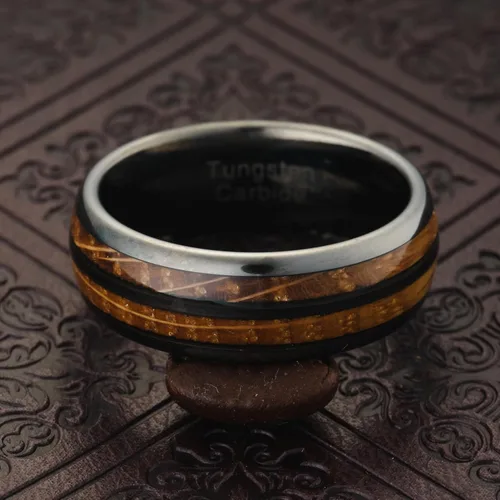 Vista 4 de 100S JEWELRY Anillos de Tungsteno Gris Plomizo para Hombres con Incrustaciones de Veta de Madera de Barril de Whisky, Banda de Grabado de texto
