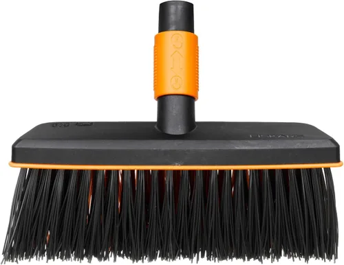 Vista 6 de Fiskars Escoba multiusos, cabeza de escoba, ancho: 10.2 in, cerdas de plástico, negro/naranja, QuikFit, 1001417