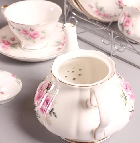 Vista 5 de Juego de tazas de café europeas de China de 15 piezas, juego de tazas de té de porcelana de cerámica con soporte de metal, juegos de regalo de té