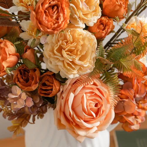 Vista 4 de Arreglos florales artificiales de seda de 17 pulgadas, ramos de flores artificiales que consisten en ranúnculos, crisantemos silvestres, rosas Ámbar