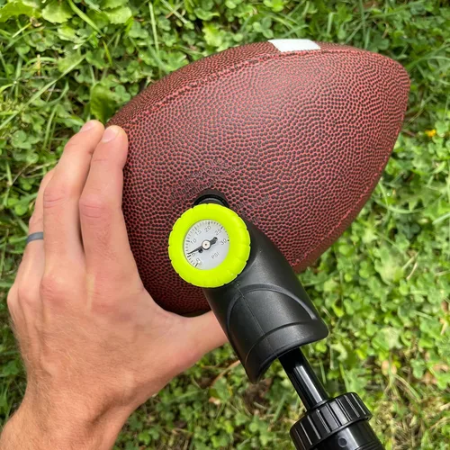 Vista 7 de Franklin Sports Ball Pump + Pressure Gauge with Needle - Perfect Pump Hand Pump for Sports Balls - Air Inflation Pump for Soccer, Basketballs +