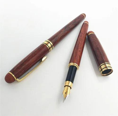 Vista 3 de Pluma estilográfica de palisandro rojo estilo vintage 0.028 in punta (SLZRTY01)