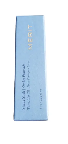 Vista 3 de MERIT Shade Slick Classics Aceite de Labios Tintado Au Naturel