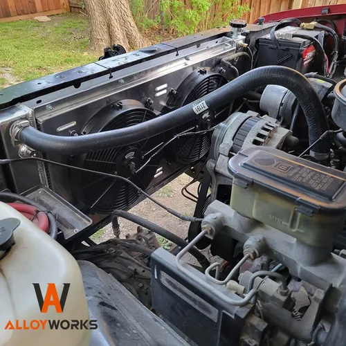 Vista 8 de ALLOYWORKS Radiador de aluminio de 3 filas para Chevy C/K Suburban Truck Blazer Tahoe 5.7L V8 1988 89 90 91 92 92 93 94 95 96 97 98 99 2000 Full