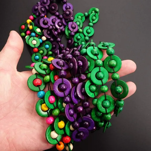 Vista 3 de GANAZONO Collar de estilo bohemio retro para mujer, diseño de concha de coco, cuentas de madera tejidas a mano, joyería de moda para playa