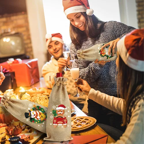 Vista 5 de CCINEE 10 piezas de bolsas de vino de arpillera - Fundas para botellas de yute - Bolsas de regalo navideñas reutilizables con cordón