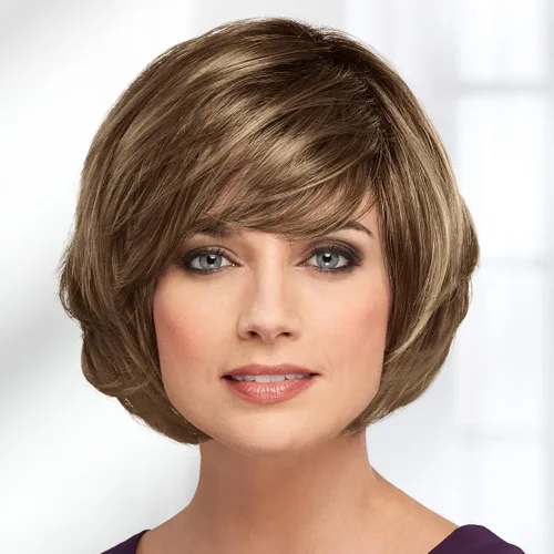 Vista 7 de Paula Young Laurel - Peluca WhisperLite Haute Bob con flequillo recortado en las cejas y capas en ángulo/tonos multitonales de rubio, plateado