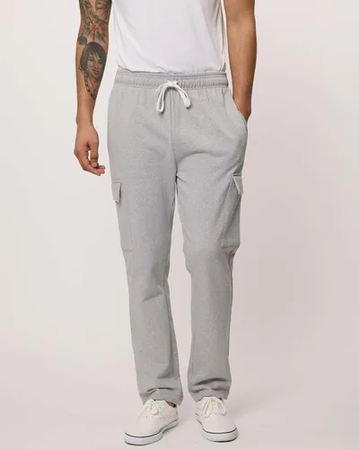 Vista 2 de Real Essentials Paquete de 3 pantalones deportivos Tech Fleece con parte inferior abierta para hombre con bolsillos