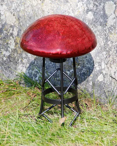Vista 4 de Achla Designs Taburete de sapo/soporte de bola mirando, pequeño