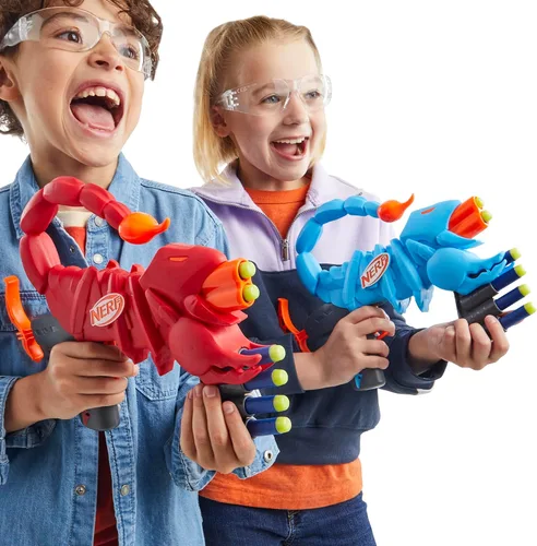 Vista 3 de Wild Venompack, incluye 2 lanzadores Nerf fáciles de jugar, diseños de escorpión, 20 dardos Nerf Elite, juguetes de serpiente, a partir de 6 años