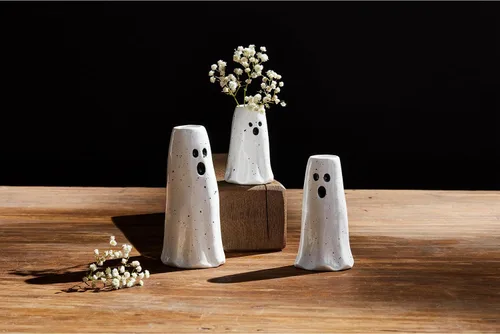 Vista 2 de Mud Pie Florero fantasma, pequeño jarrón de flores de Halloween
