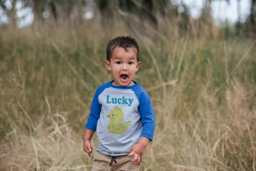 Vista 3 de 7 Comido 9 Ropa Pato de goma Lucky Duck Raglan Tee