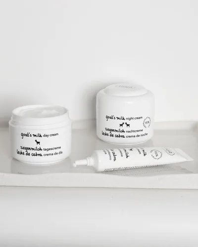 Vista 3 de Crema de Día de Leche de Cabra - Crema Facial Tamaño 1.7 fl oz (1.7 fl oz)
