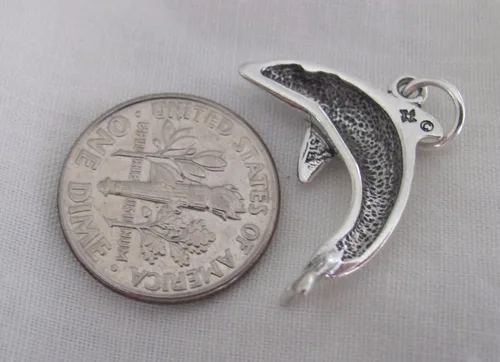 Vista 2 de Nuevo Charm de delfín de plata esterlina para el uso diario y cualquier atuendo MEMRIZ00740