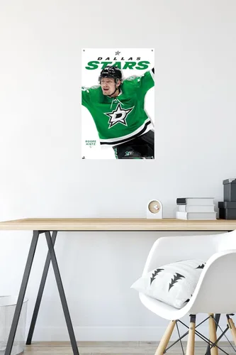 Vista 6 de Trends International NHL Dallas Stars Roope Hintz Feature Series 23 - Póster de pared, 14.72 x 22.37 pulgadas, paquete de póster premium y pasador