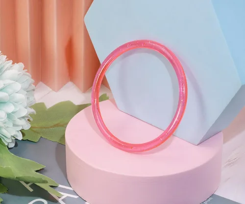 Vista 3 de PENTA ANGEL Pulseras con purpurina de los años 80, 8 piezas, retro neón de los años 90, para fiesta de disfraces, pulseras de juguete, anillo