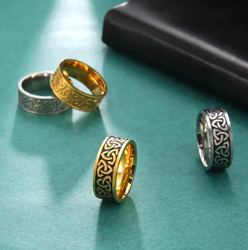 Vista 5 de Anillo de nudo de trinidad celta, nudo de brujas, nudo triquetra irlandés, anillo de acero inoxidable nórdico vikingo, joyería para hombres y mujeres