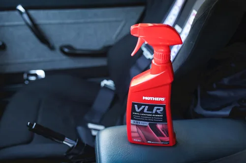 Vista 9 de Mothers VLR Cuidado de Vinilo-Cuero-Caucho, 1 gal. — Limpia, Acondiciona y Protege en Un Solo Paso – Fórmula con pH Equilibrado con Aceite de Pata