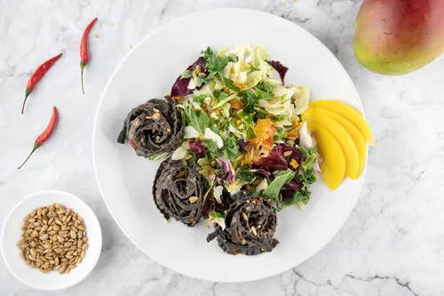 Vista 7 de The Only Bean - Pasta orgánica de fettuccine de frijol negro - alta proteína, Keto Friendly, sin gluten, vegano, sin OMG, Kosher, bajo