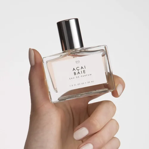 Vista 4 de Le Monde Gourmand Açai Baie Eau de Parfum - 1 fl oz (30 ml) - Notas de vainilla, bayas y lirio del valle