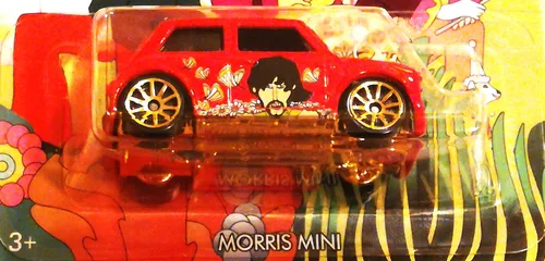 Vista 2 de Hot Wheels 2016 The Beatles 50 Aniversario Amarillo Submarino Morris Mini 4/6, Rojo