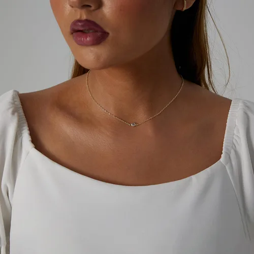 Vista 4 de ASCOMY Delicado collar con colgante solitario de diamante de circonita cúbica para mujer, chapado en oro de 14 quilates, redondo y cuadrado