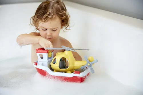 Vista 2 de Juguetes de barco y helicóptero de rescate, de Green Toys