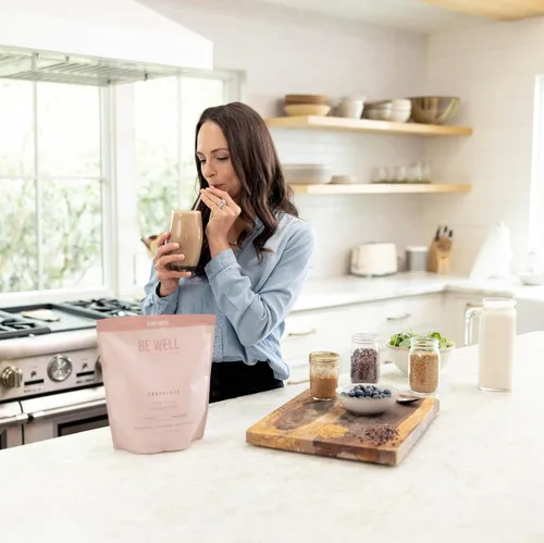 Vista 5 de Be Well By Kelly - Proteína en polvo a base de plantas de chocolate, vegana 0.74 oz de proteína 9G de fibra 1 NetCarb (3 ingredientes, 20 porciones)