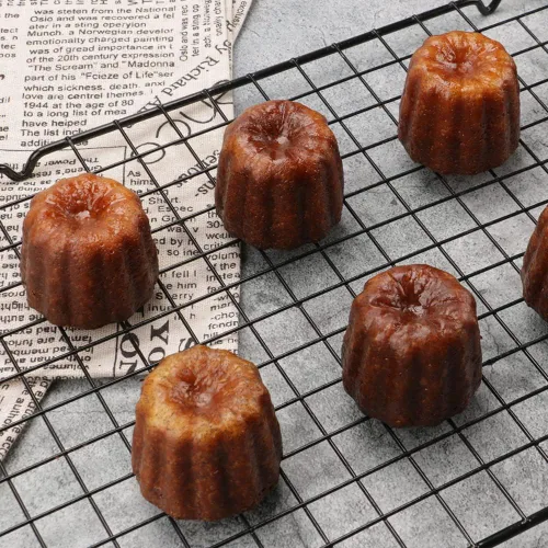Vista 4 de Molde de canele antiadherente de acero al carbono con 12 cavidades, color dorado