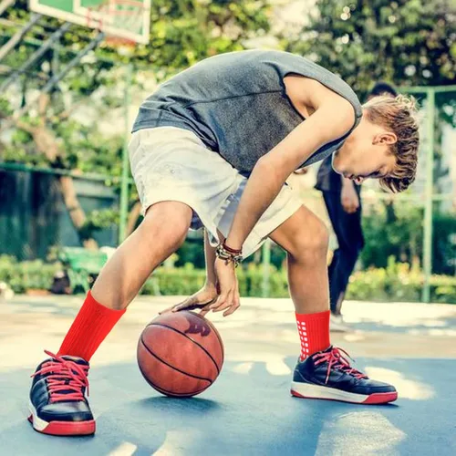 Vista 6 de Ultrafun 5 pares de calcetines de fútbol para hombre, calcetines de agarre acolchados antideslizantes para deportes de fútbol y baloncesto