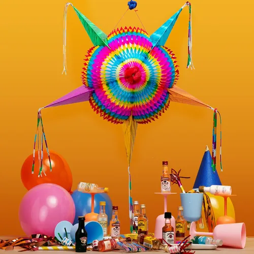 Vista 9 de Pancartas de fiesta mexicana (paquete de 5, 10 diseños de banderas de plástico por bandera) + piñata mexicana (grande de 32 pulgadas), pancarta