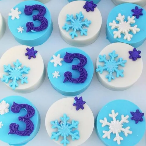 Vista 4 de Moldes de Navidad para fondant, 3 paquetes de moldes pequeños de silicona para decoración de pasteles, adornos de cupcakes, pasta de goma