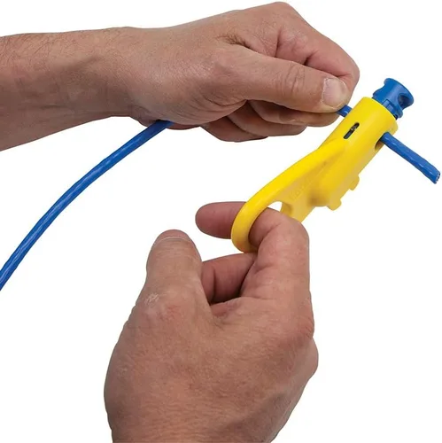 Vista 6 de Klein Tools VDV026-212 Kit de instalación coaxial con herramienta de engarzado, cortador de cables, pelacables y conectores F con bolsa