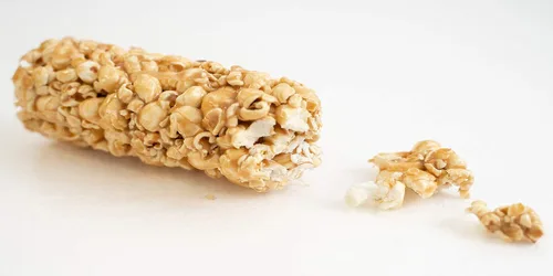 Vista 3 de Caramel Cob Soft Caramel Popcorn – 16 barras envueltas individualmente de 2.5 onzas – Sin gluten, sin maní ni nueces de árbol – Apto para microondas