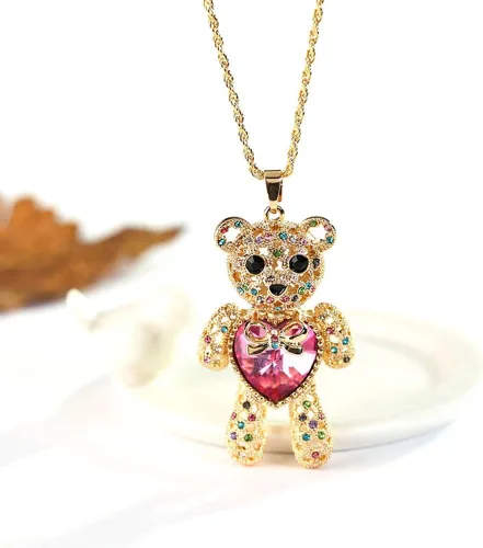 Vista 2 de AOCHEE Collar de oso de peluche, colgante de cristal con corazón de amor, joyería para novia y princesa