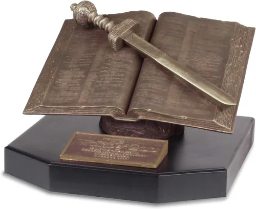 Vista 8 de Lighthouse Christian Products Espada Palabra de Dios Acabado Tipo Bronce 8.5 x 5.75 Caja Placa Escultura de Piedra Fundida y Madera