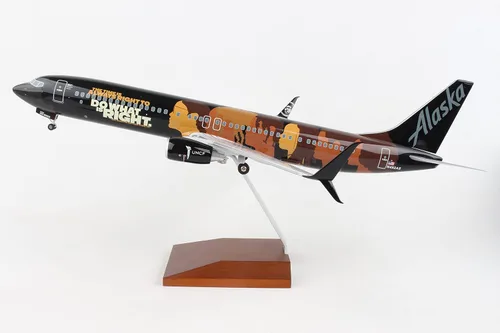 Vista 3 de Skymarks Daron Alaska 737-900ER Compromiso 1/100 con madera y engranaje SKR8287