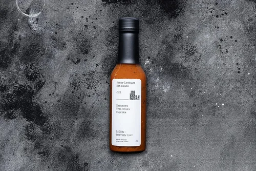 Vista 6 de Joe Rogan x Señor Lechuga Hot Sauce .121 Habanero, Urfa Chili, Pimentón