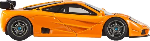 Vista 3 de Hot Wheels Vehículo McLaren F1 GTR 1995 a escala 1:43 prémium Réplica con licencia oficial a escala 1:64 para coleccionistas adultos, neumáticos