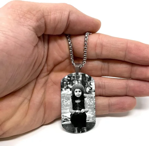 Vista 4 de Collar con colgante de foto y mensaje personalizado con etiqueta para perro (etiqueta negra, foto negrablanca), Metal