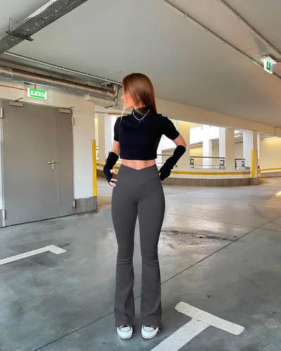 Vista 4 de OQQ Pantalones de yoga de 2 piezas para mujer, acanalados, sin costuras, cintura alta, cruzados, acampanados, leggings para ejercicio
