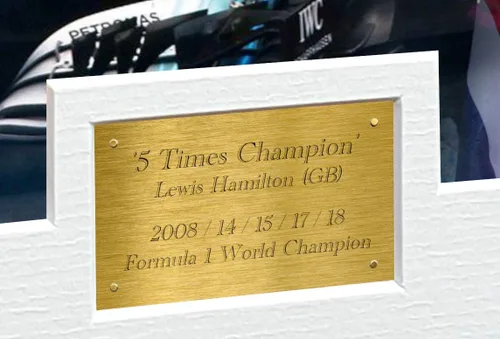 Vista 2 de Edición de celebración del campeón mundial 5 veces" – A4 12 x 8 firmado Lewis Hamilton – Mercedes-AMG Petronas – Marco de fotos autografiado Motor