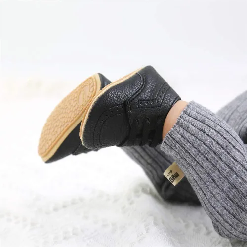 Vista 2 de Meckior Mocasines clásicos de piel sintética para bebés, niños y niñas, zapatos de vestir Oxford para primeros pasos, zapatos planos para cuna