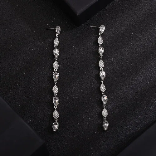 Vista 5 de Kercisbeauty Pendientes de araña dorados con diamantes de imitación negros, aretes colgantes con flecos, joyería para mujeres y niñas, joyería