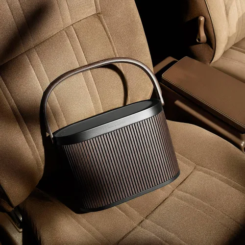 Vista 9 de Bang & Olufsen Beosound A5 - Altavoz Bluetooth portátil con conexión Wi-Fi, correa de transporte, roble oscuro